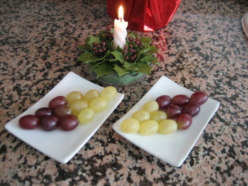 Eating twelve grapes, Spain